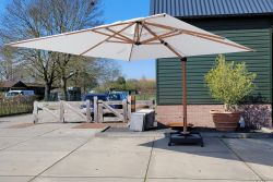 zweefparasol 400x400 aluwood parelwit